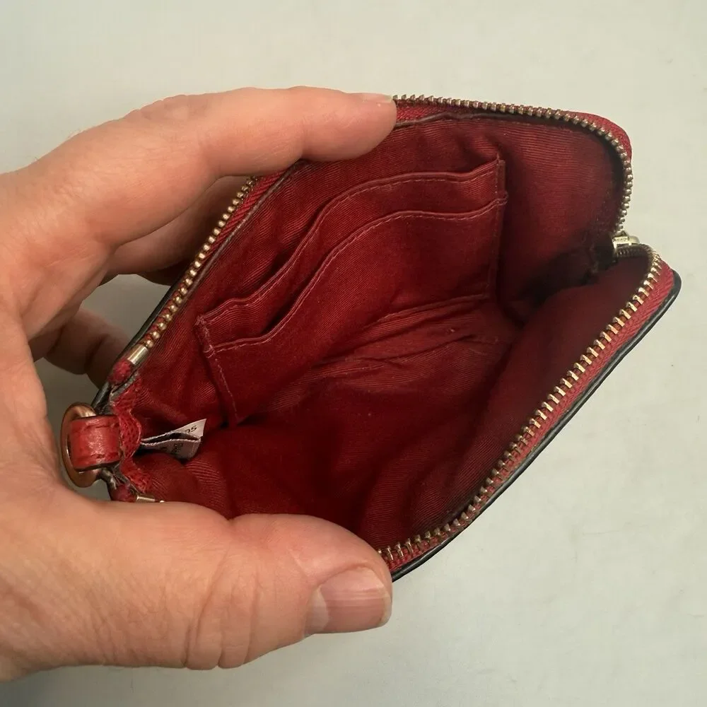 Coach corner zip